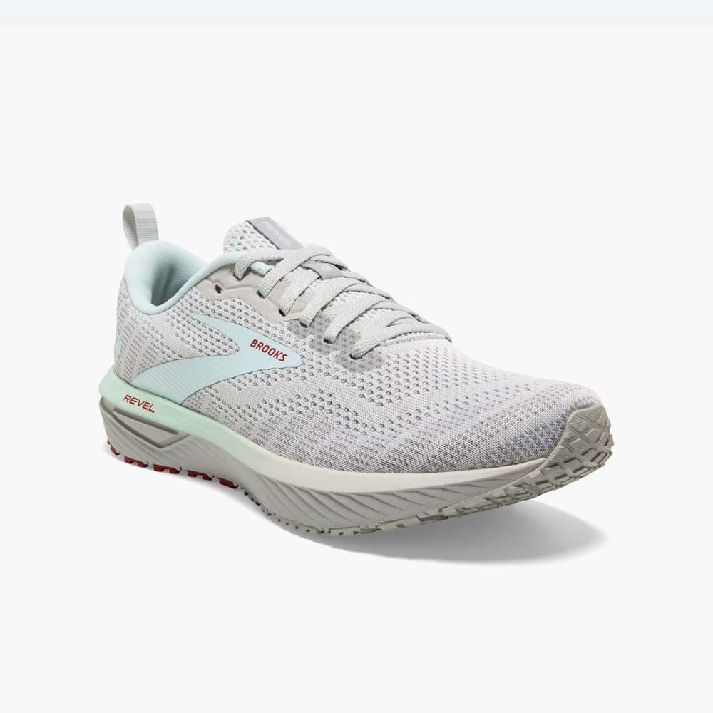 Brooks Revel 6